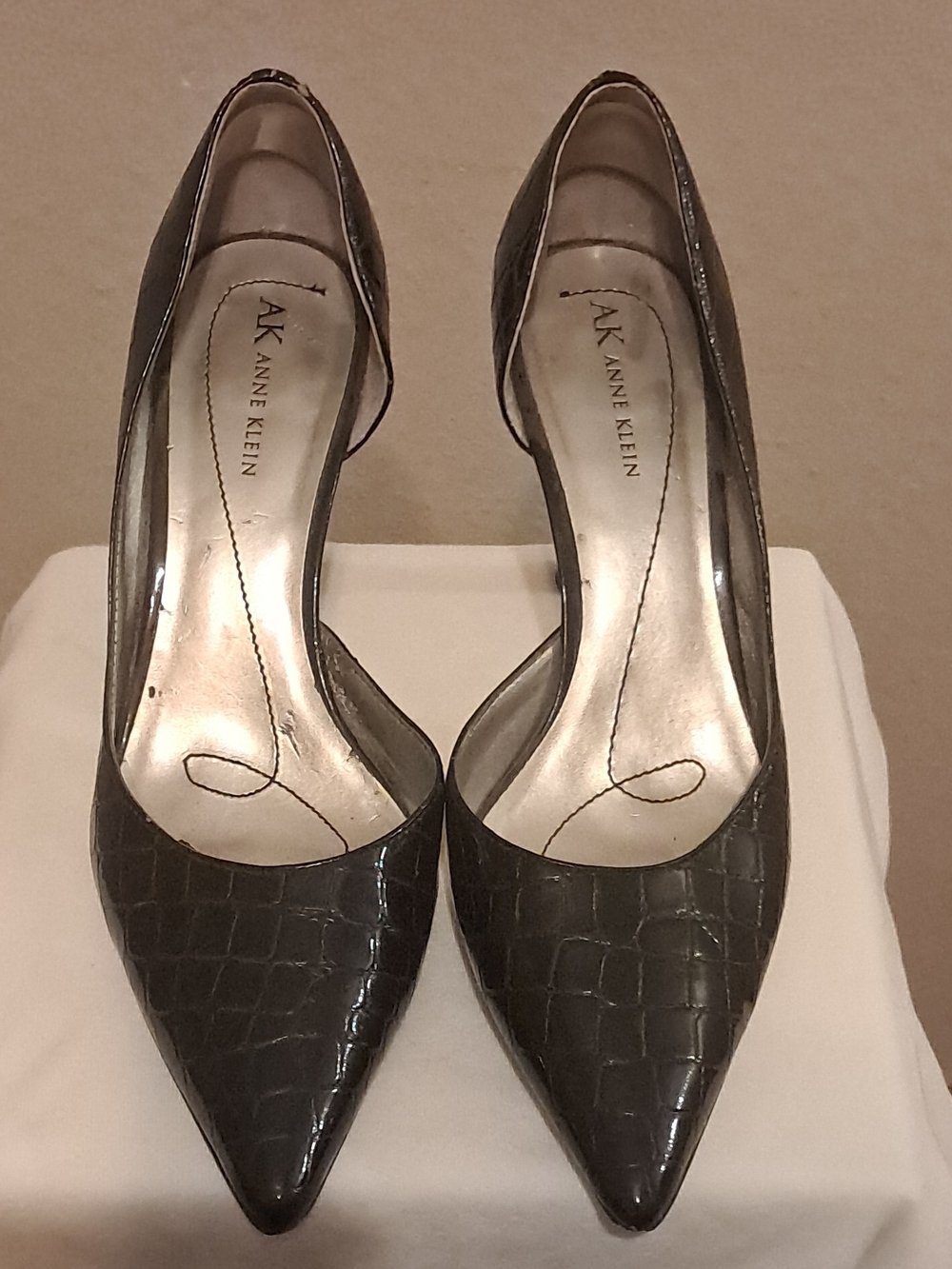 Anne Klein Women's Black Croc-Embossed Pointed-Toe Pumps